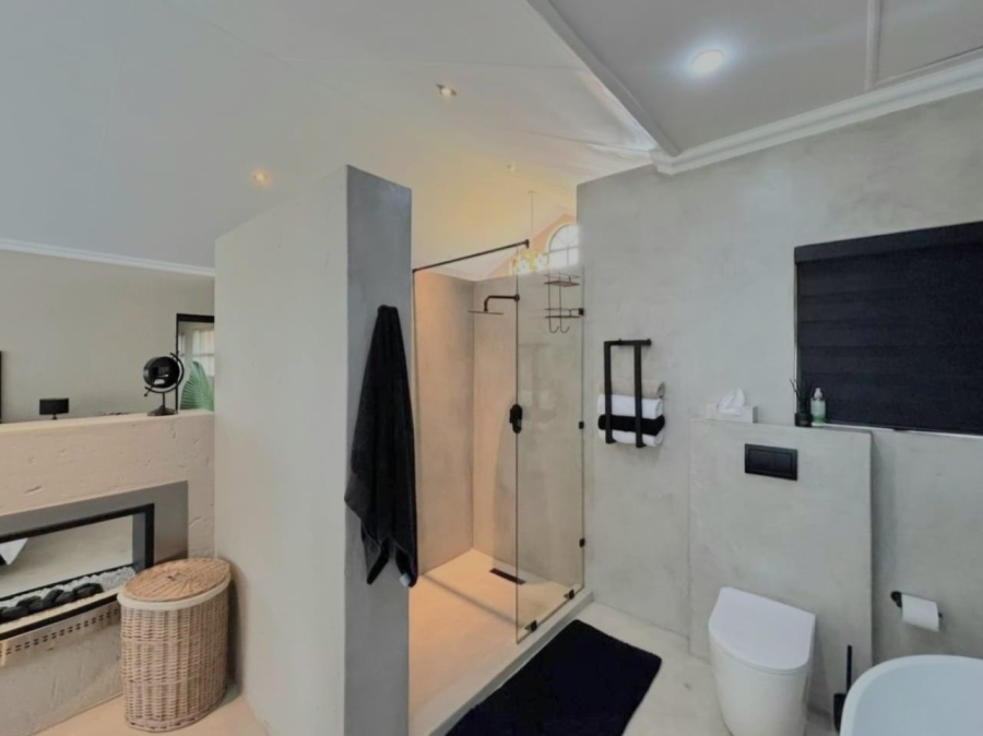 5 Bedroom Property for Sale in Grimbeeck Park North West